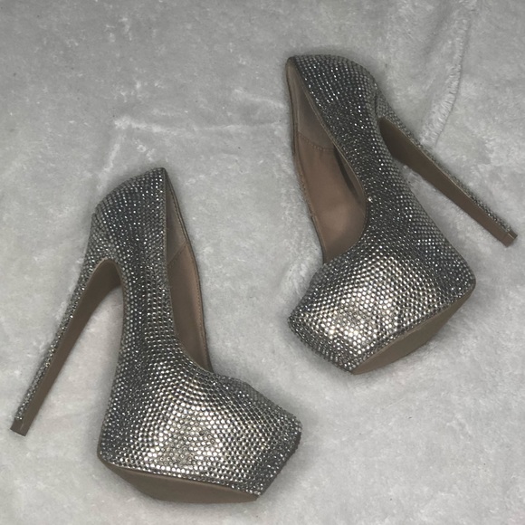 Steve Madden Shoes - Steve Madden Dandy 5.5 Heels Bling Pumps Disco